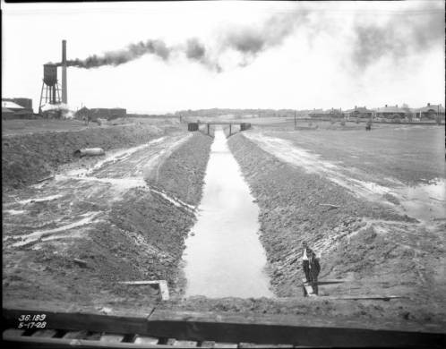 1928 - Bells Lane under construction